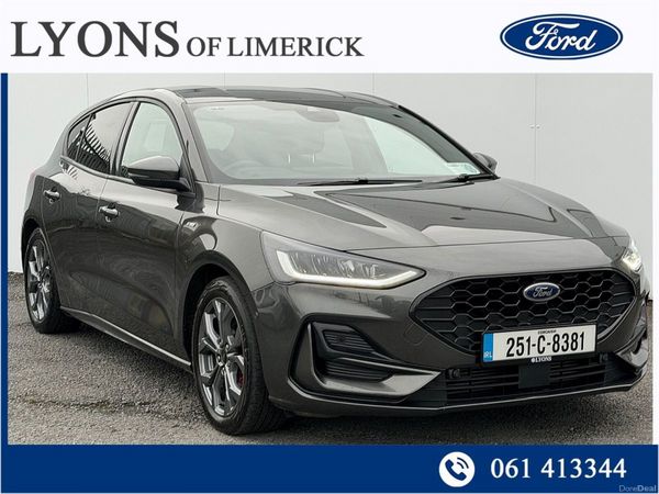 Ford Focus Hatchback, Petrol Hybrid, 2025, Grey