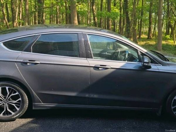 Ford Mondeo Hatchback, Diesel, 2018, Grey