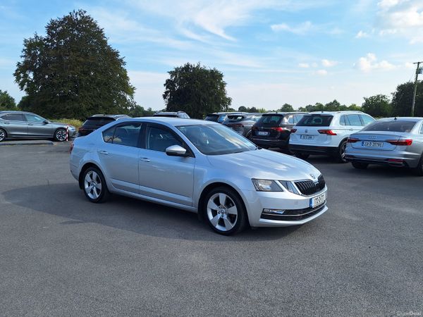Skoda Octavia Saloon, Diesel, 2017, Grey