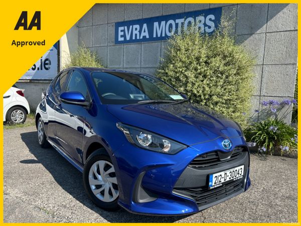 Toyota Yaris Hatchback, Petrol Hybrid, 2021, Blue