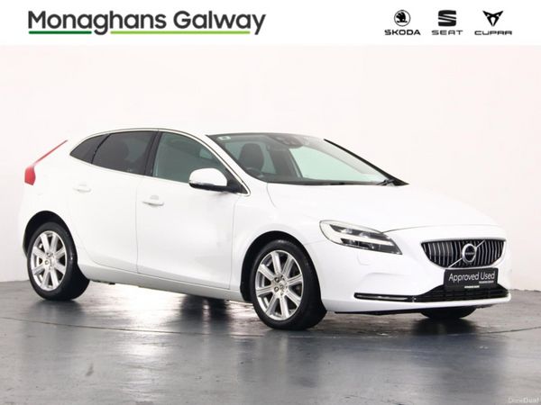 Volvo V40 Hatchback, Diesel, 2018, White