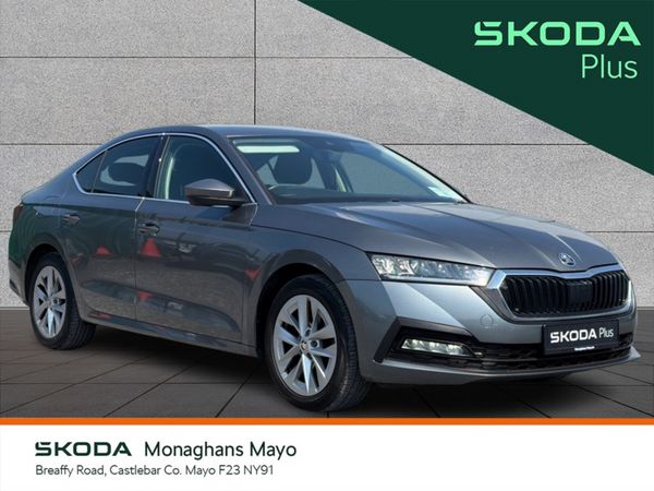 Skoda Octavia Hatchback, Diesel, 2022, Grey