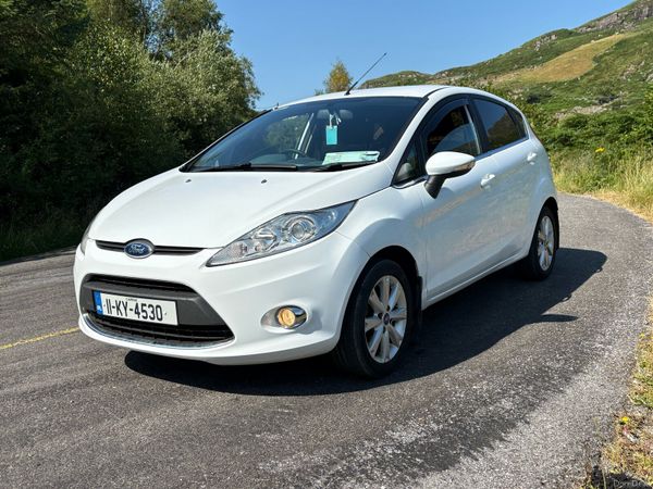 Ford Fiesta Hatchback, Petrol, 2011, White