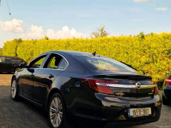 Opel Insignia Hatchback, Diesel, 2015, Black