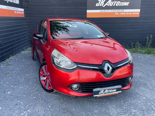Renault Clio Hatchback, Petrol, 2014, Red