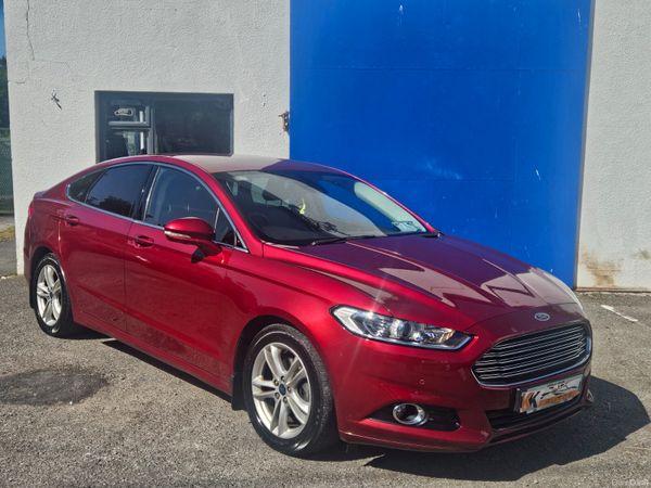 Ford Mondeo Hatchback, Diesel, 2017, Red