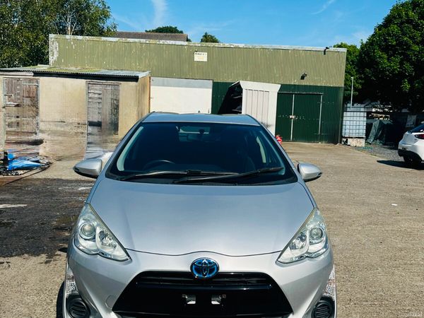Toyota Aqua Hatchback, Petrol Hybrid, 2015, Silver