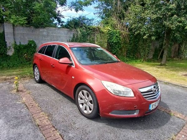 Opel Insignia Estate, Diesel, 2010, Red