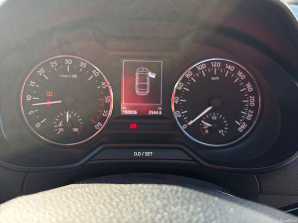 Skoda Octavia Saloon, Diesel, 2015, Black