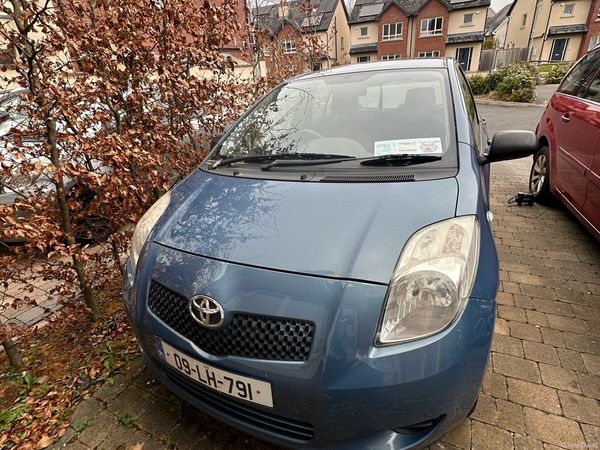 Toyota Yaris Hatchback, Petrol, 2009, Blue