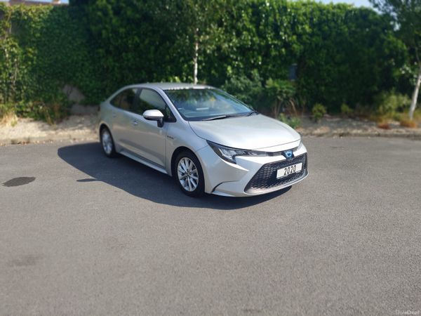Toyota Corolla Saloon, Petrol Hybrid, 2020, Silver