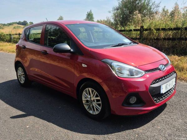 Hyundai i10 Hatchback, Petrol, 2016, Red