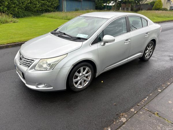 Toyota Avensis Saloon, Diesel, 2011, Silver