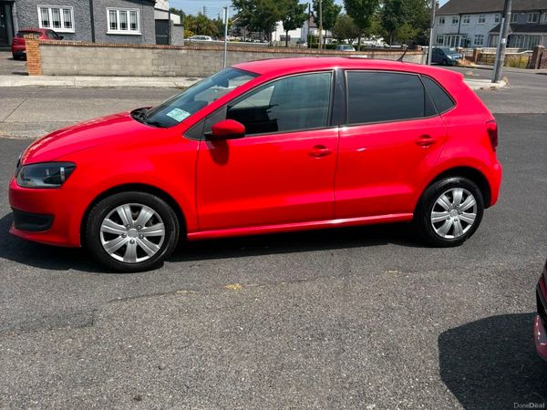 Volkswagen Polo Hatchback, Petrol, 2013, Red