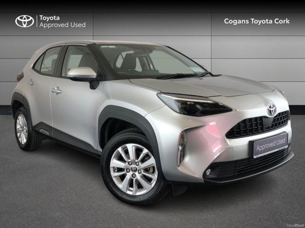 Toyota Yaris Cross Hatchback, Petrol Hybrid, 2023, Silver