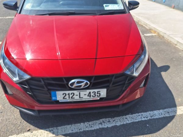 Hyundai i20 Hatchback, Petrol, 2021, Red