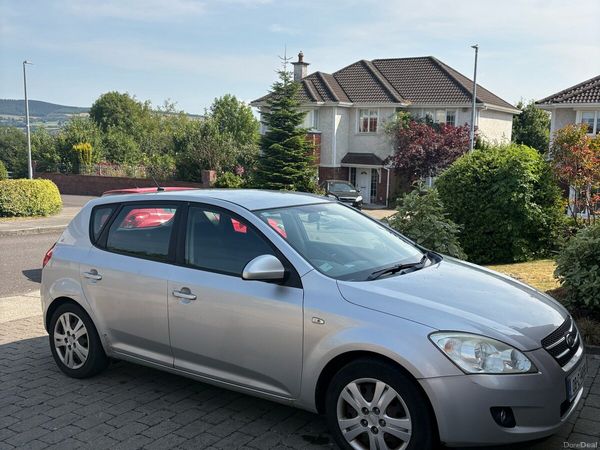 Kia Ceed Hatchback, Diesel, 2008, Silver