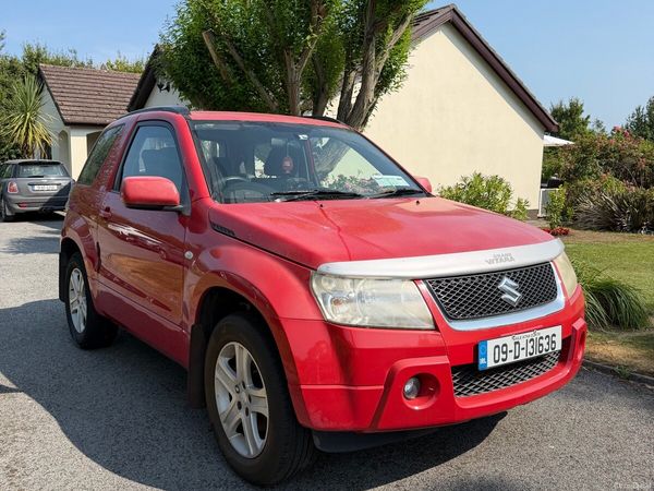 Suzuki Grand Vitara SUV, Petrol, 2009, Red