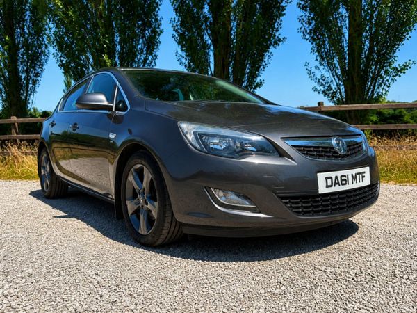 Vauxhall Astra Hatchback, Diesel, 2012, Grey