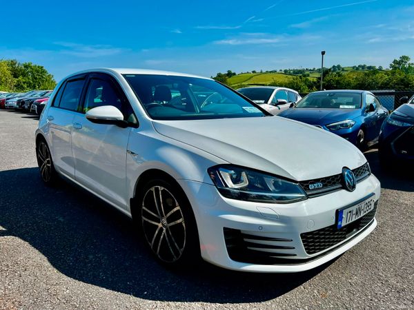 Volkswagen Golf Hatchback, Diesel, 2017, White