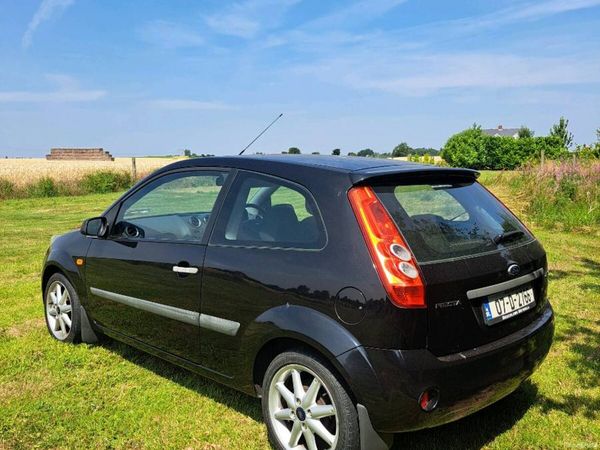 Ford Fiesta Hatchback, Petrol, 2007, Black