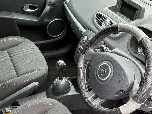 Renault Clio Hatchback, Petrol, 2010, Blue