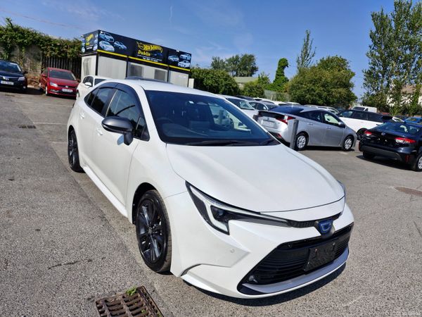 Toyota Corolla Saloon, Petrol Hybrid, 2023, White