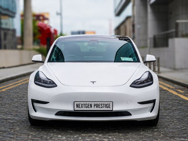 Tesla Model 3 Saloon, Electric, 2019, White