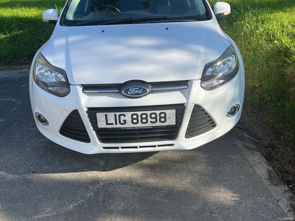 Ford Focus Hatchback, Petrol, 2011, White