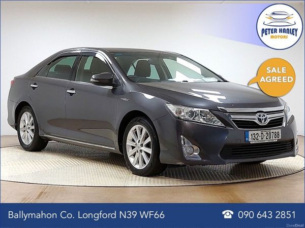 Toyota Camry Saloon, Petrol Hybrid, 2013, Grey