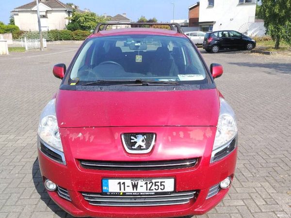 Peugeot 5008 MPV, Diesel, 2011, Red