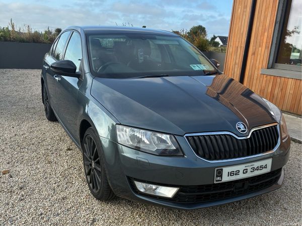 Skoda Octavia Hatchback, Diesel, 2016, Grey