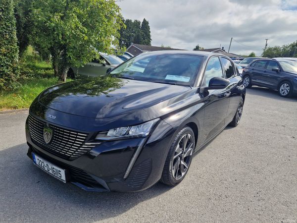 Peugeot 308 Hatchback, Petrol, 2022, Black
