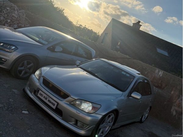 Lexus IS Saloon, Petrol, 2000, Silver