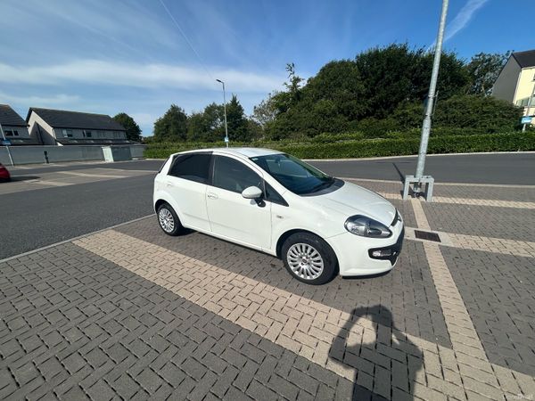 Fiat Punto Hatchback, Petrol, 2010, White