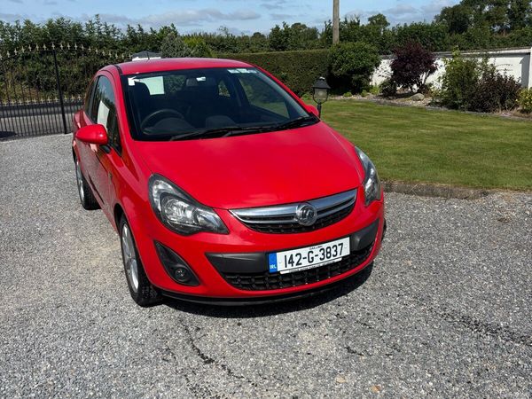 Vauxhall Corsa Hatchback, Petrol, 2014, Red