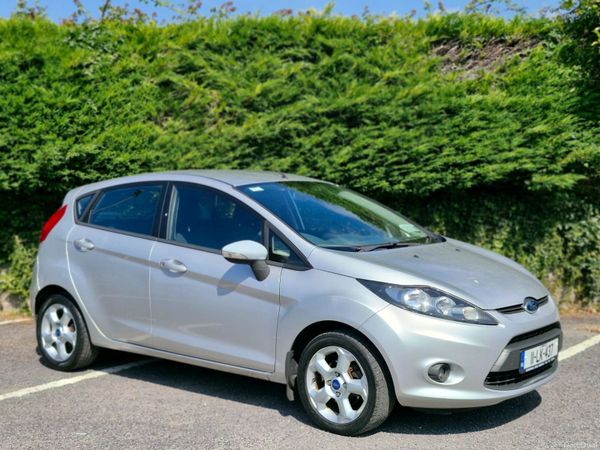 Ford Fiesta Hatchback, Petrol, 2011, Silver