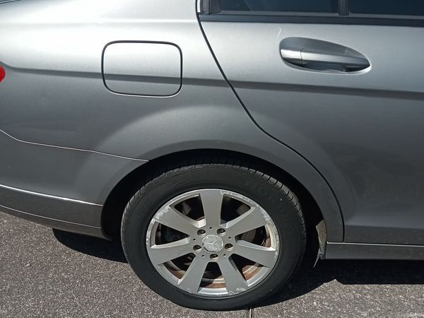 Mercedes-Benz C-Class Saloon, Diesel, 2010, Silver