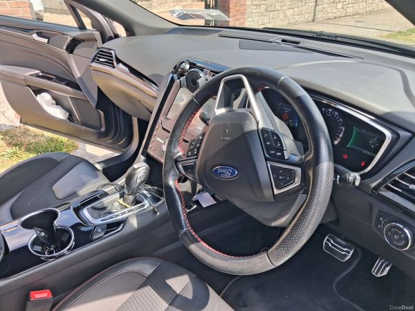 Ford Mondeo Estate/Jeep, Petrol Hybrid, 2020, Grey