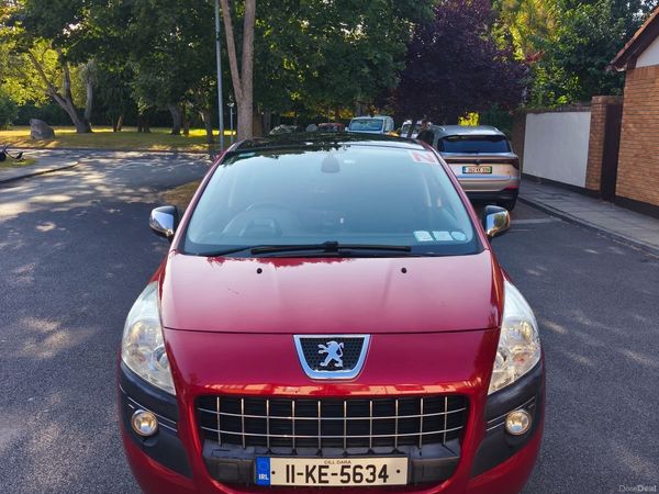 Peugeot 3008 MPV, Diesel, 2011, Red