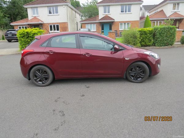 Hyundai i30 Hatchback, Petrol, 2017, Red