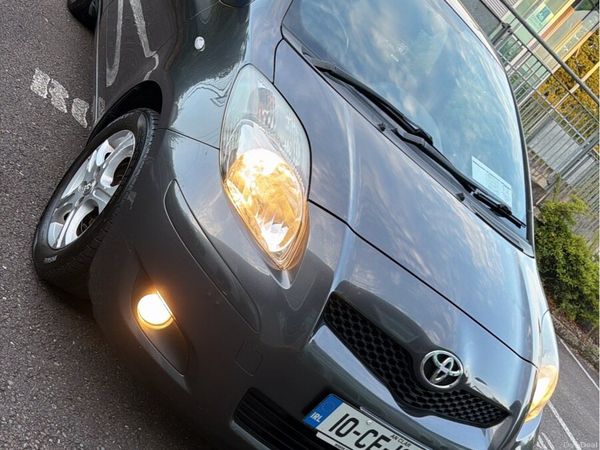 Toyota Yaris Hatchback, Petrol, 2010, Grey
