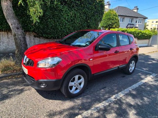 Nissan Qashqai MPV, Diesel, 2013, Red