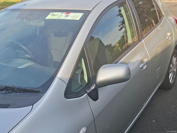 Toyota Auris Hatchback, Diesel, 2007, Silver