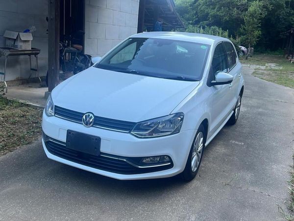 Volkswagen Polo Hatchback, Petrol, 2016, White