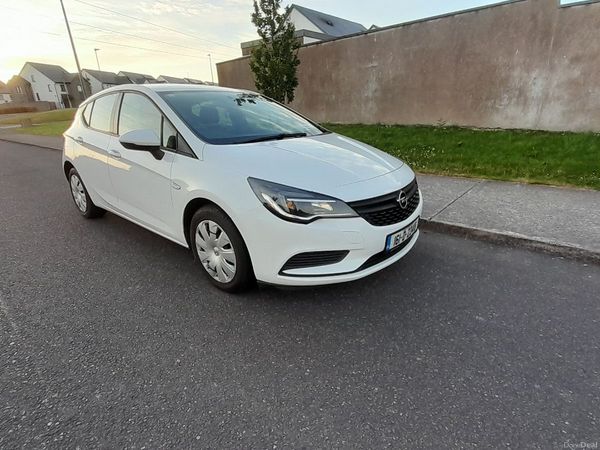 Opel Astra Hatchback, Diesel, 2016, White