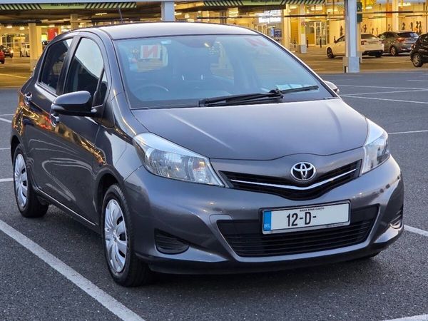Toyota Yaris Hatchback, Petrol, 2012, Grey