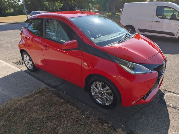 Toyota Aygo Hatchback, Petrol, 2015, Red