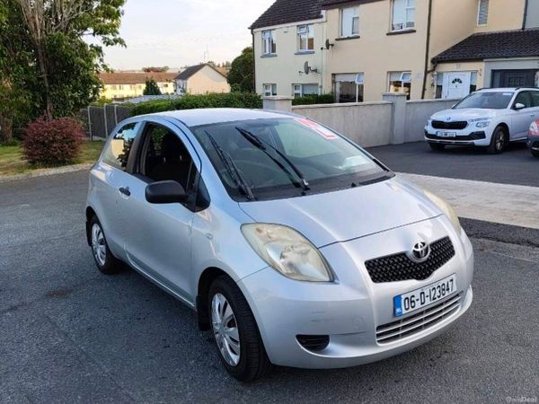 Toyota Yaris Hatchback, Petrol, 2006, Silver