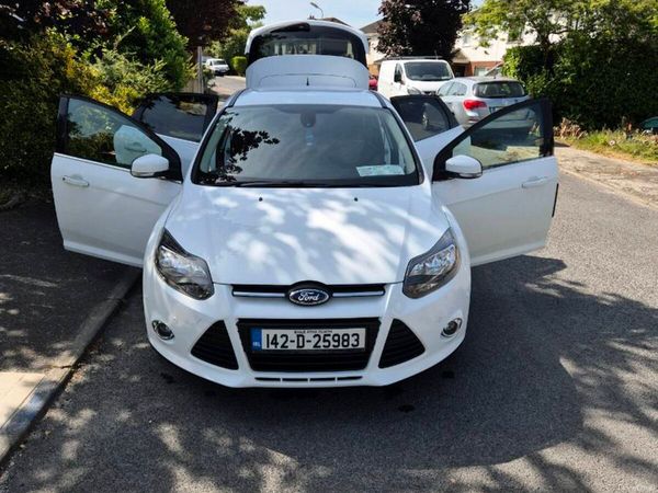 Ford Focus Hatchback, Petrol, 2014, White